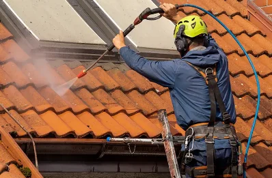 Démoussage et hydrofuge de toiture à Apach